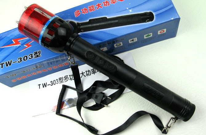 TW-303型多功能大功率防暴電擊器 TW-303型多功能大功率防暴電擊器